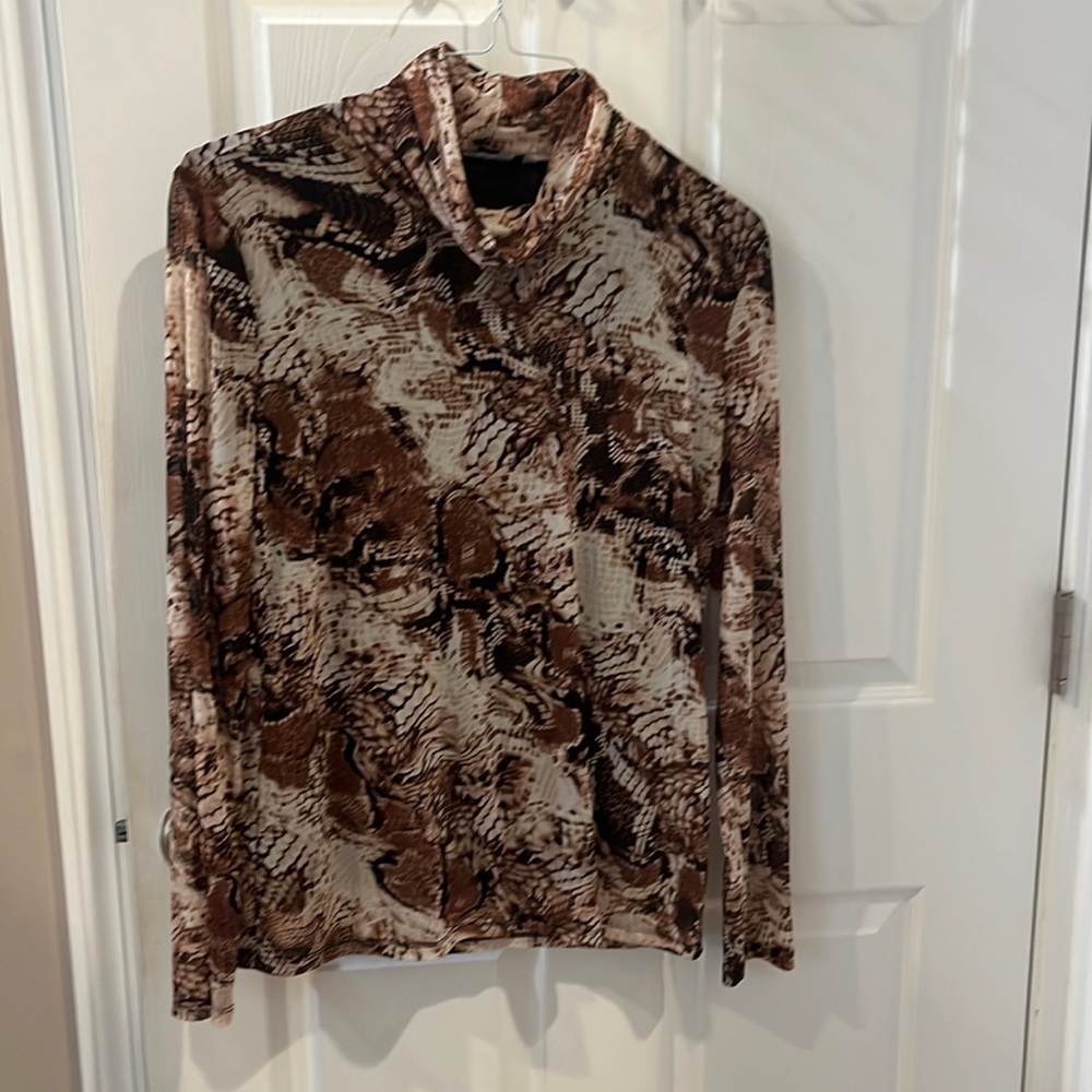 L Inc nylon lined python , snakeskin print light weight top